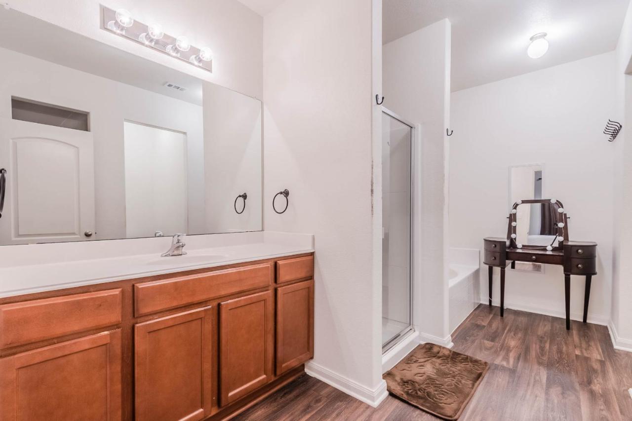 Luxury 5Br Dallas Retreat With Business Amenities - Perfect For Business Travelers, Families & Groups Extérieur photo