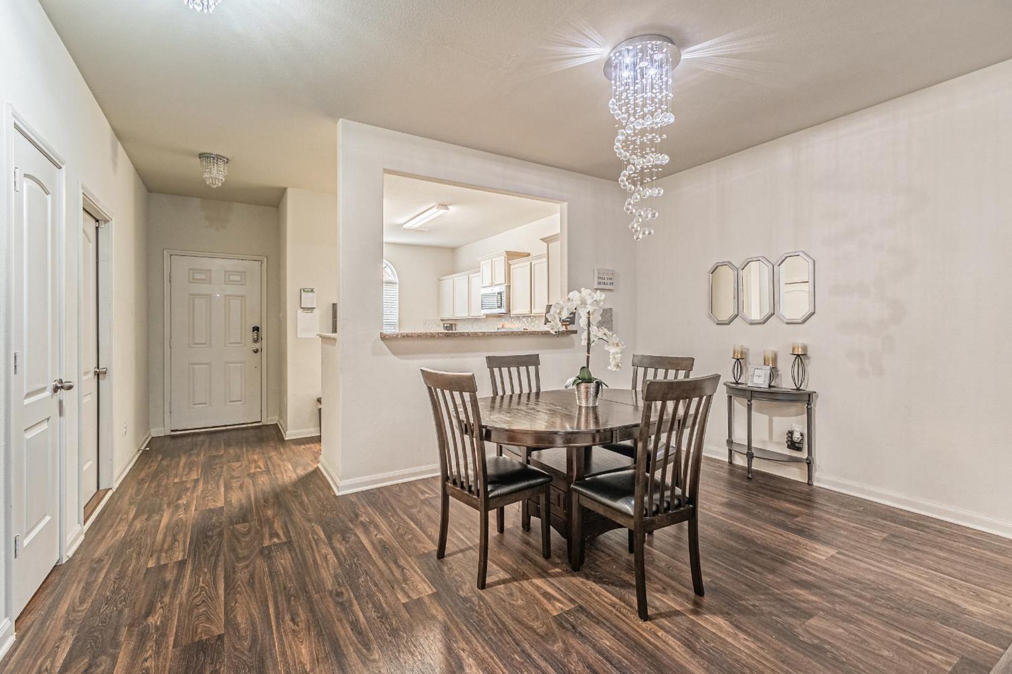 Luxury 5Br Dallas Retreat With Business Amenities - Perfect For Business Travelers, Families & Groups Extérieur photo