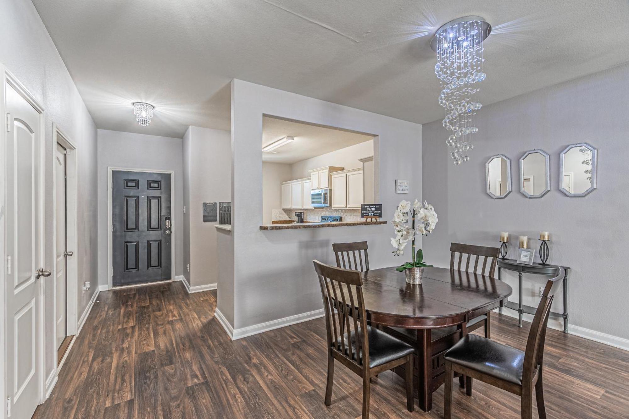 Luxury 5Br Dallas Retreat With Business Amenities - Perfect For Business Travelers, Families & Groups Extérieur photo